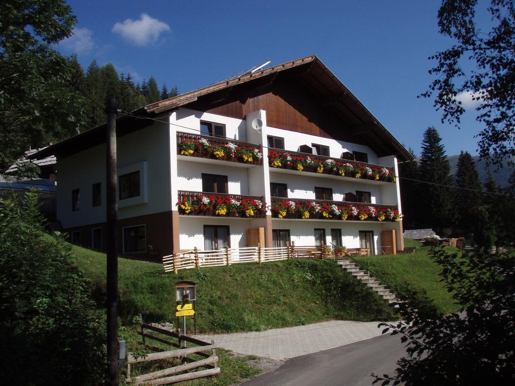 Haus Bergblick Apartment Bad Kleinkirchheim Luaran gambar